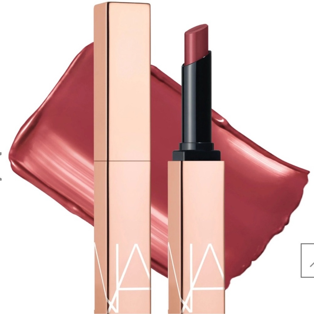 NARS Afterglow Sensual Shine
Lipstick Turned On 321 BERRY RED NIB